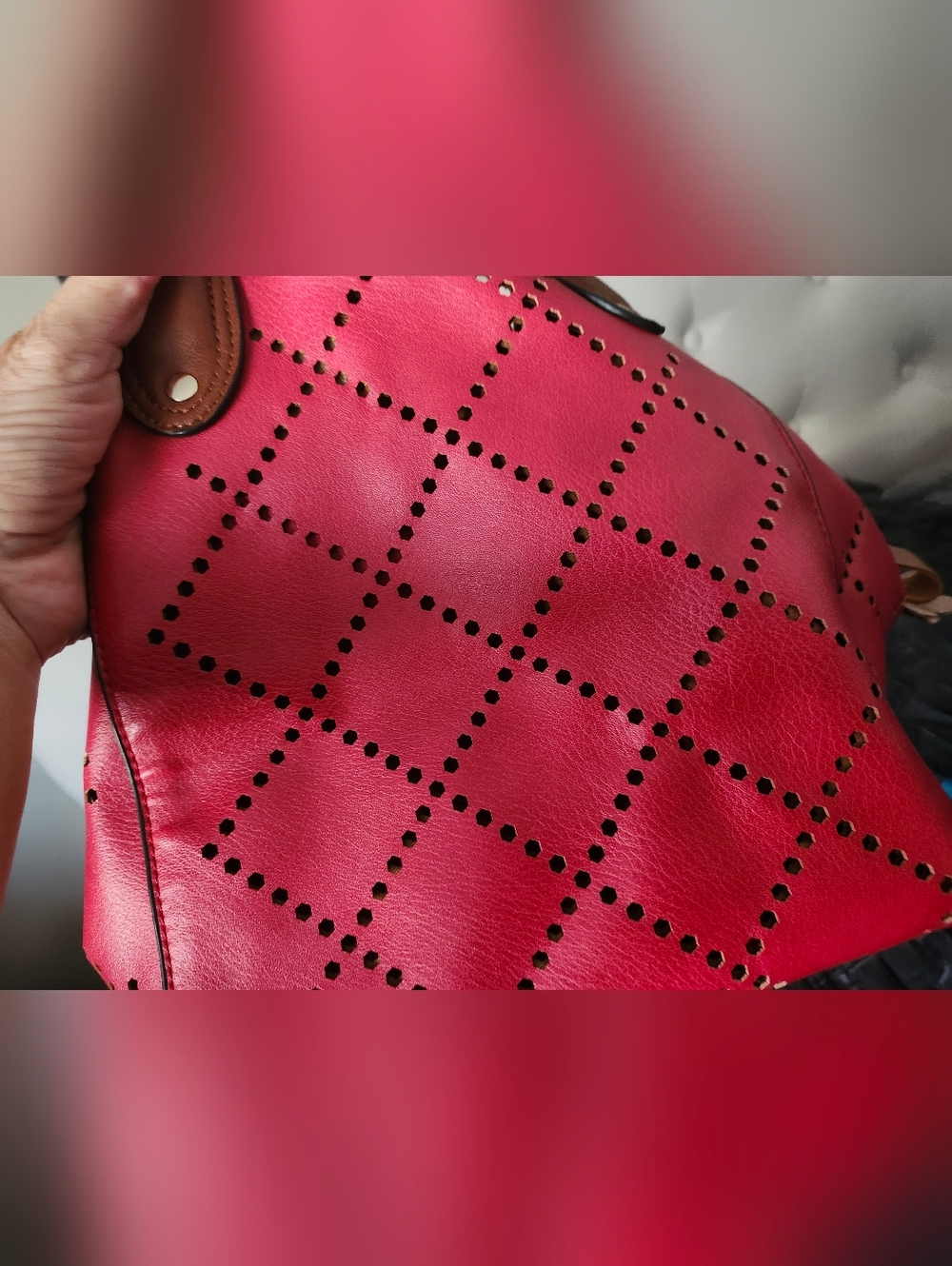 Louenhide Bermuda Handbag In Raspberry. - Picture 4 of 13